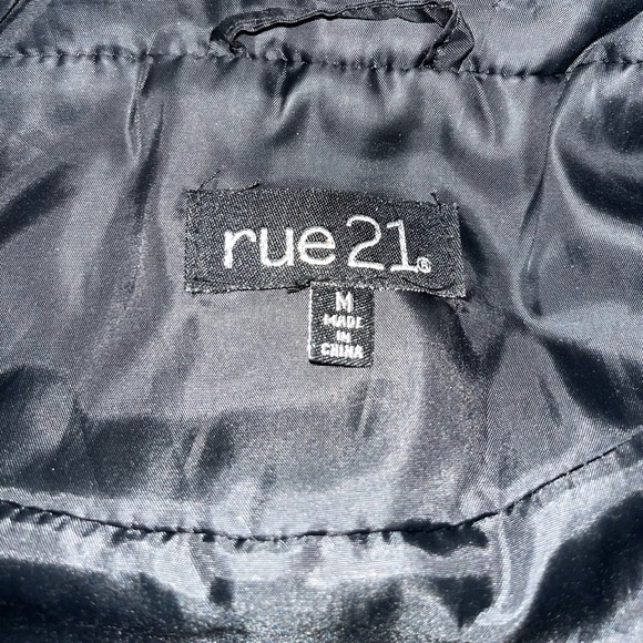 Black Puffer Vest - Picture 3 of 3